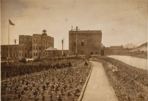 San Quentin warden's office and entrance in 1910.