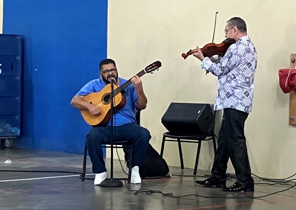 Ukrainian violinist collaborates with ASP incarcerated on guitar