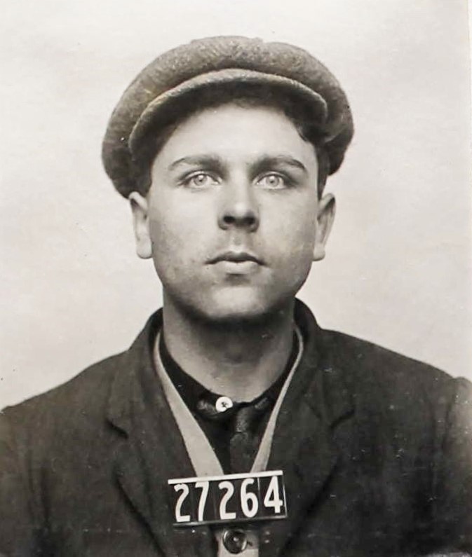 Man wearing hat with the numbers 27264.