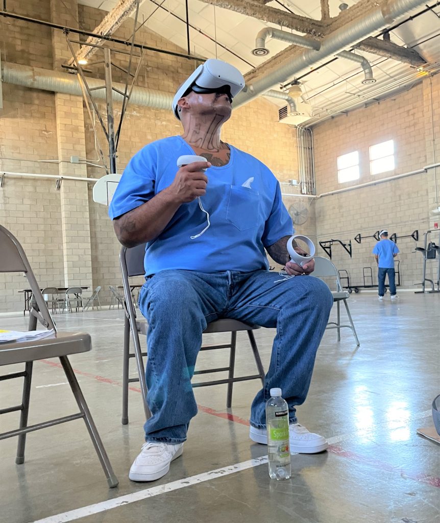 one incarcerated in gym using virtual reality VSP