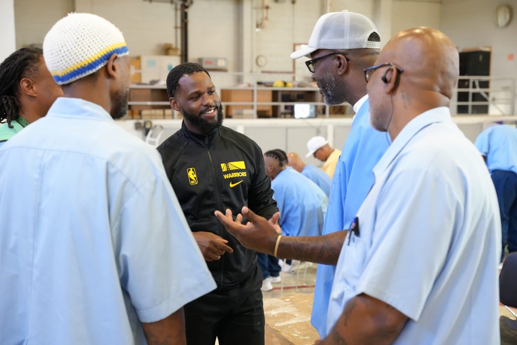 Mendel Murray speaking to incarcerated population