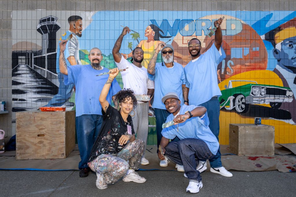 Solano mural with artists and the instructor.