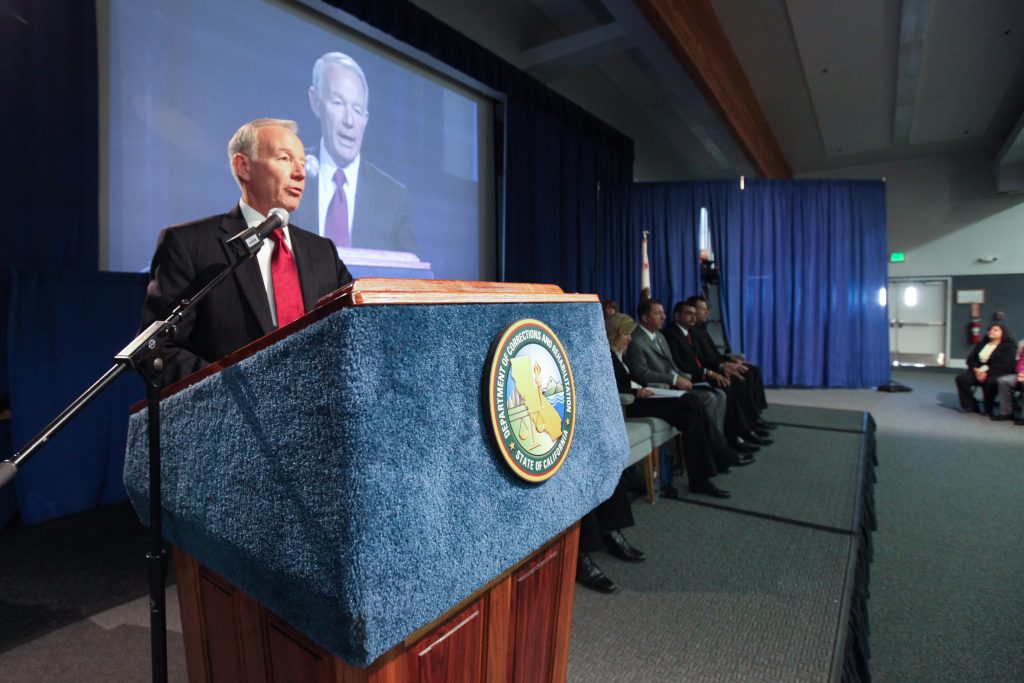 Secretary Beard speaks at 2013 Medal of Valor ceremony.