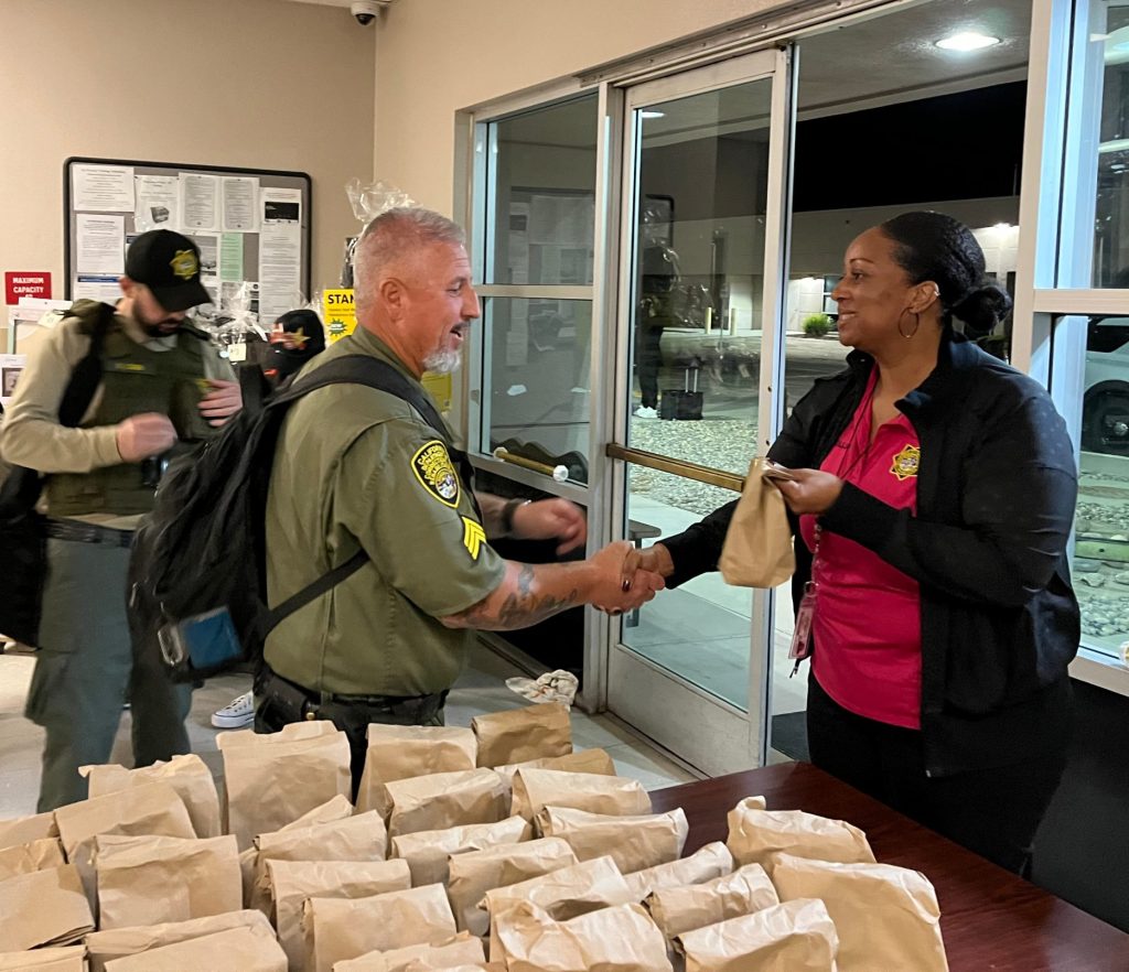 WSP officer receiving breakfast