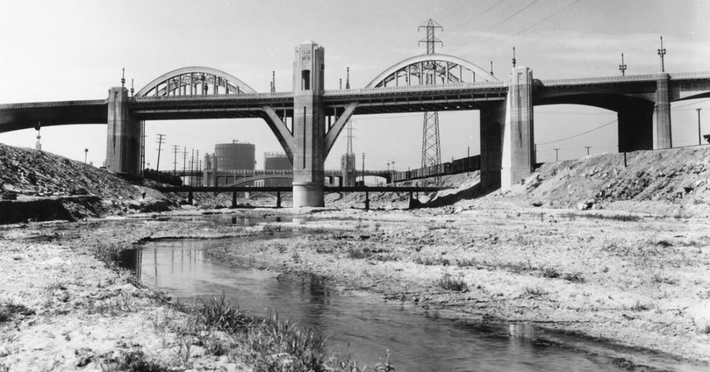 View of the Sixth Street viaduct spanning the Los Angeles River in 1900.