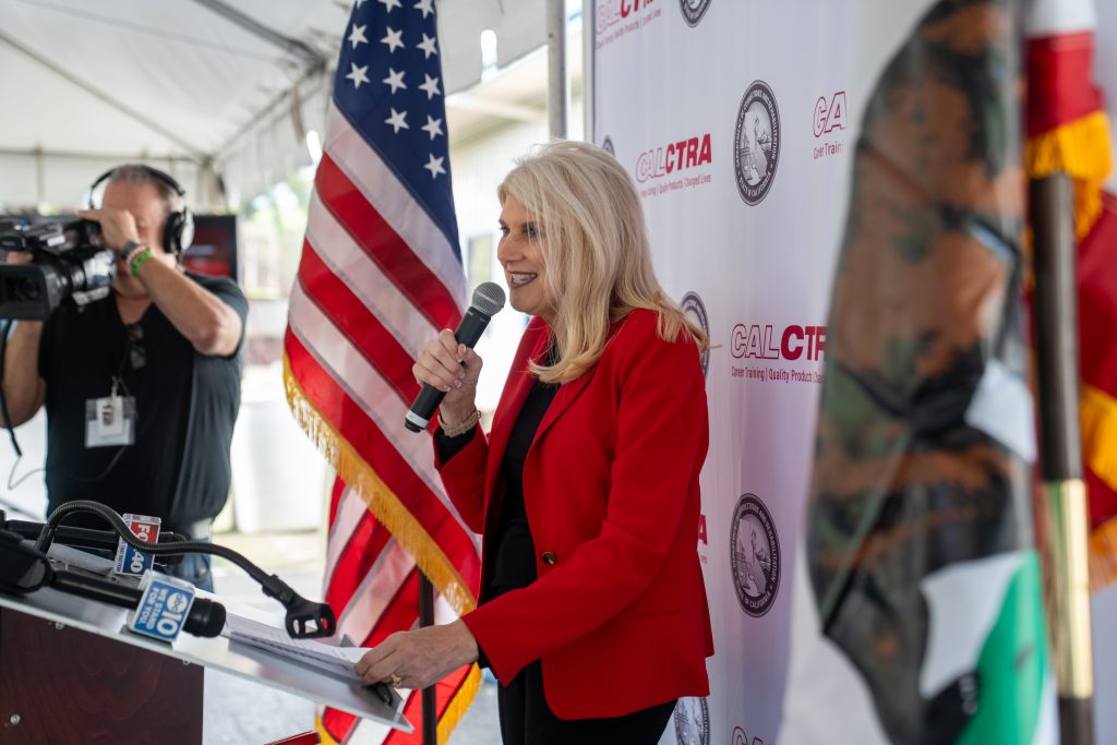 Michele Kane speaks during the CALCTRA ceremony.