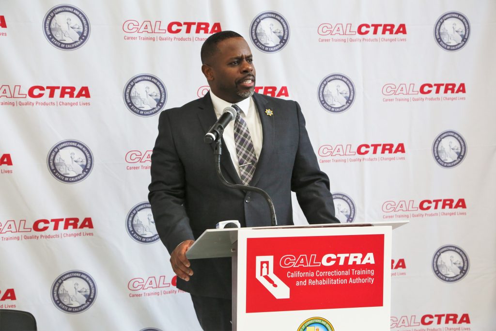 Undersecretary Jason Johnson speaks at the CALCTRA graduation ceremony at FSP.