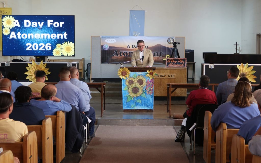 CMC chief deputy warden speaks during Day for Atonement.