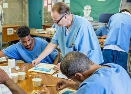 Incarcerated individuals in rehabilitation art program