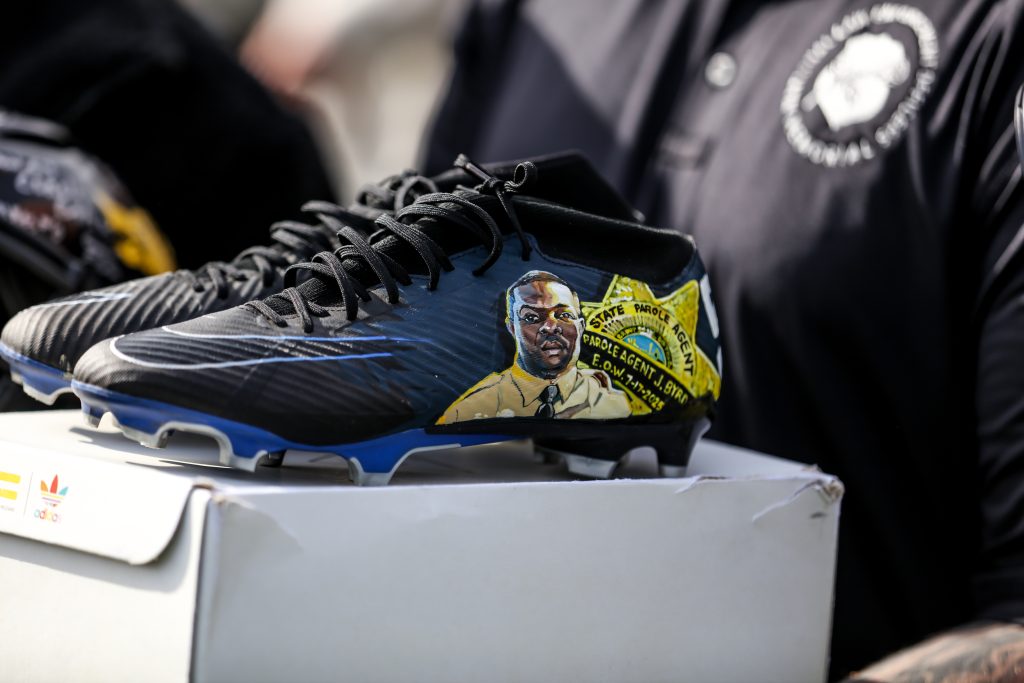 Custom cleats gifted to Byrd family.