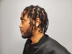 Side mugshot image of Chryston  Williams